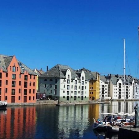 Free Parking Space, 2 Bed Room, Short Walk To Brosundet Ålesund Exterior foto