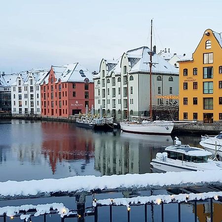 Free Parking Space, 2 Bed Room, Short Walk To Brosundet Ålesund Exterior foto