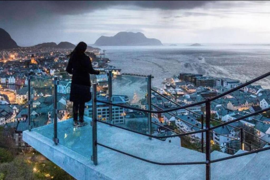Free Parking Space, 2 Bed Room, Short Walk To Brosundet Ålesund Exterior foto