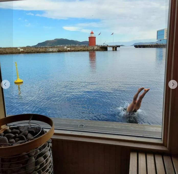 Free Parking Space, 2 Bed Room, Short Walk To Brosundet Ålesund Exterior foto