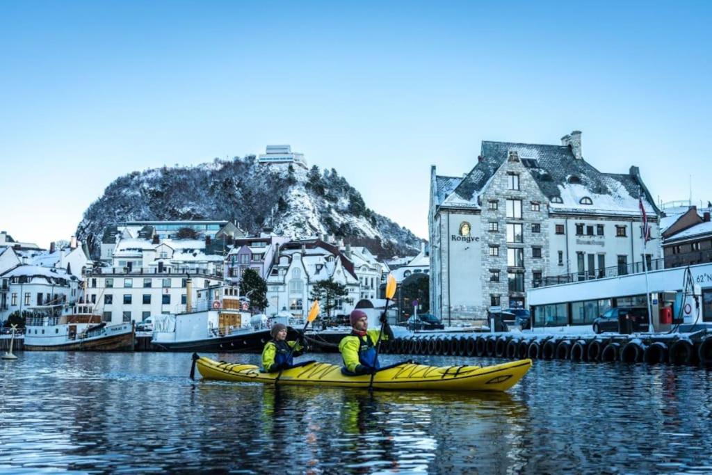 Free Parking Space, 2 Bed Room, Short Walk To Brosundet Ålesund Exterior foto